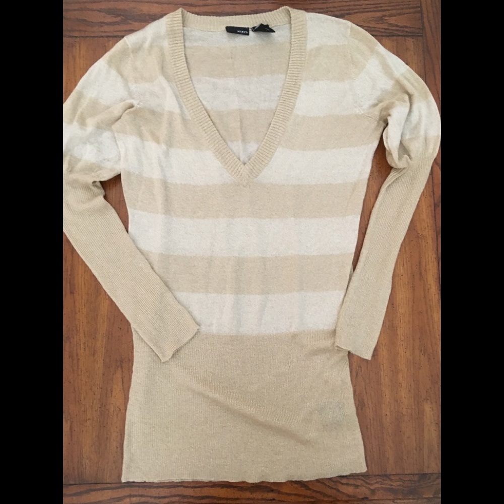 Women’s Gold glitter v neck sweater sz L